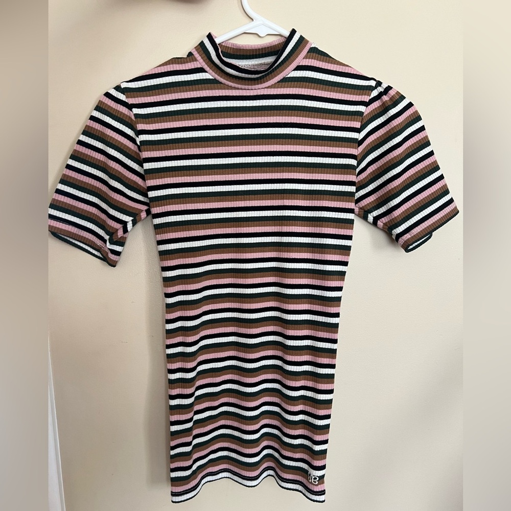 Albion fit striped puff sleeve tee. Great condition
